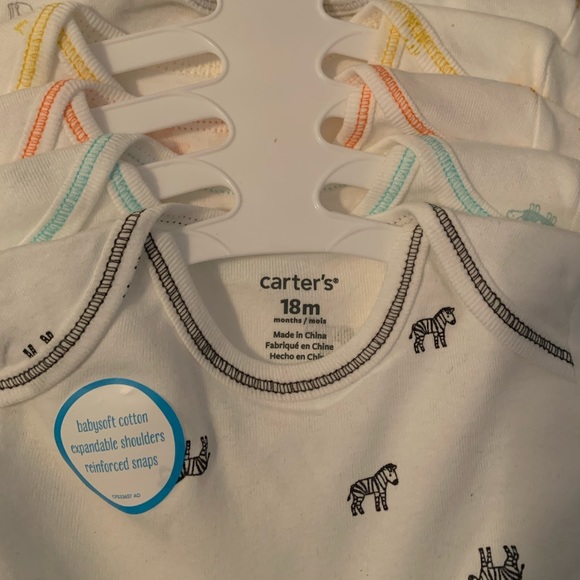 NWT 5 Assorted baby onesies 18months - Picture 3 of 3